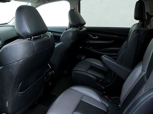 Used 2022 Subaru Ascent Onyx Edition image 16