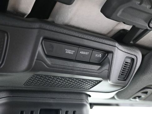 Used 2024 Jeep Gladiator Sport w/ Premium Package image 19