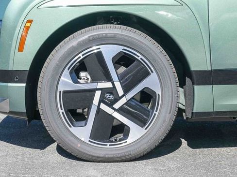 New 2026 Hyundai Ioniq 9 Calligraphy image 11