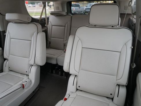 Used 2021 GMC Yukon XL Denali w/ Denali Premium Package image 23