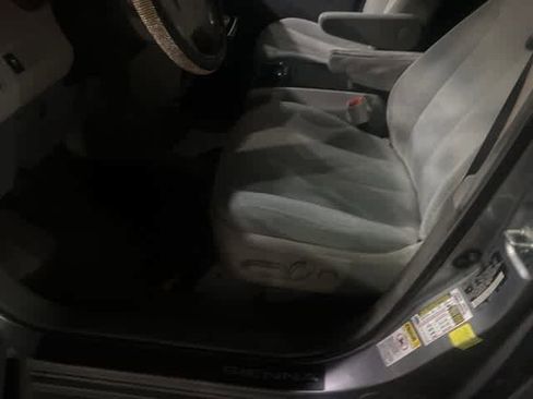 Used 2014 Toyota Sienna LE image 8