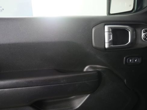 Used 2020 Jeep Wrangler Sport image 9