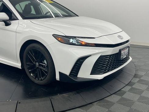 Used 2026 Toyota Camry SE FWD image 8