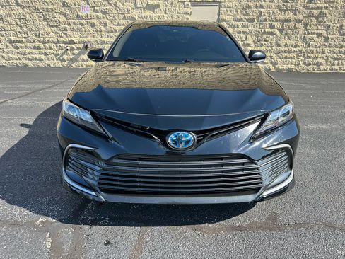 Used 2021 Toyota Camry LE image 8