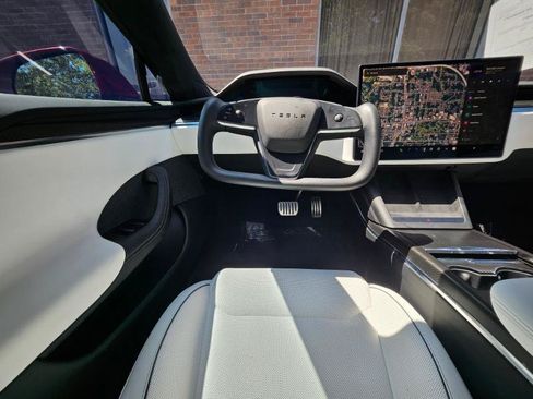 Used 2023 Tesla Model S Plaid AWD/4WD image 4