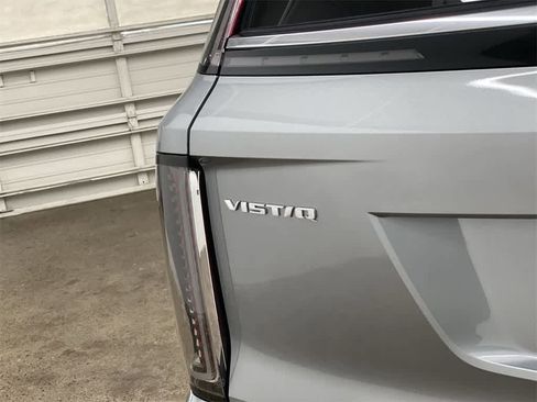 Used 2026 Cadillac Vistiq Premium Luxury image 10
