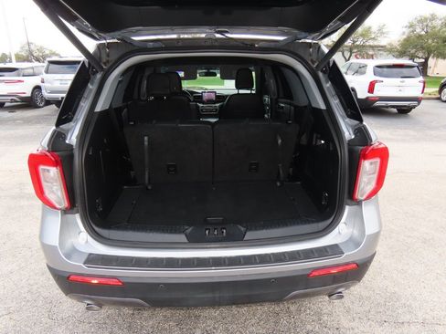 Used 2023 Ford Explorer XLT w/ Equipment Group 202A image 14