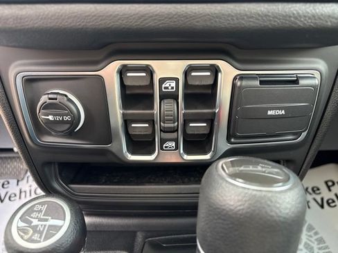 New 2026 Jeep Gladiator Sport AWD/4WD image 26
