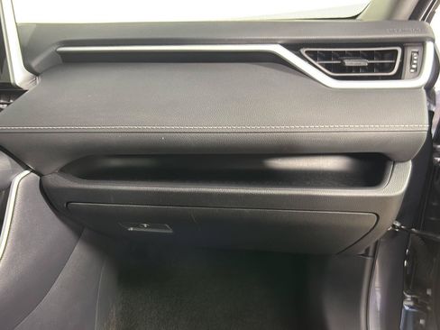 Used 2025 Toyota RAV4 XLE AWD/4WD image 24