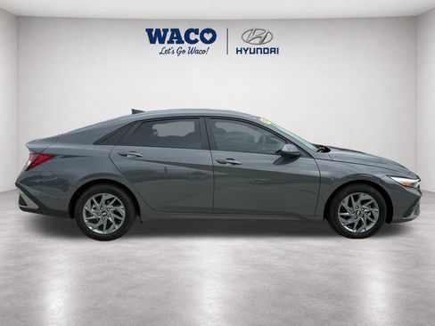 Used 2024 Hyundai Elantra SEL FWD image 9