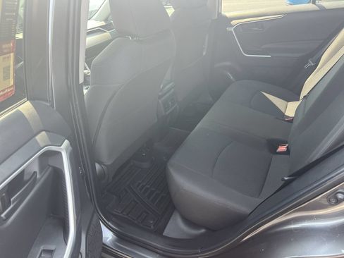 Used 2022 Toyota RAV4 LE FWD image 32