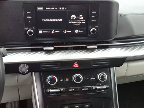 Used 2024 Kia Carnival LX image 14