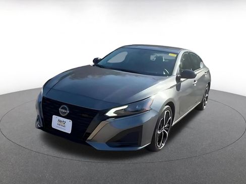 Used 2025 Nissan Altima 2.5 SR image 7