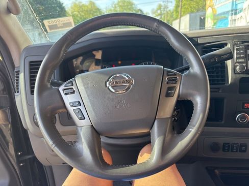 Used 2016 Nissan NV 3500 SL RWD image 16