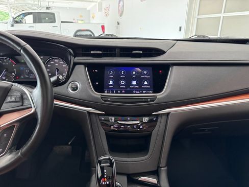 Certified 2023 Cadillac XT5 Premium Luxury AWD/4WD image 17