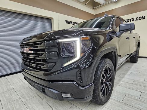 Used 2023 GMC Sierra 1500 Elevation RWD image 2