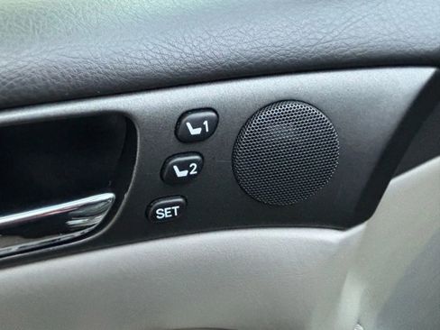 Used 2004 Lexus ES 330 image 10