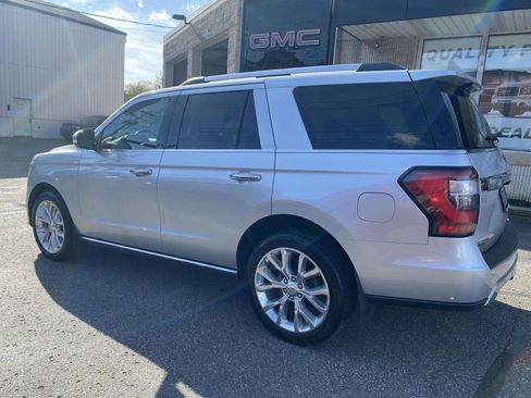 Used 2019 Ford Expedition Limited w/ Equipment Group 302A AWD/4WD image 5