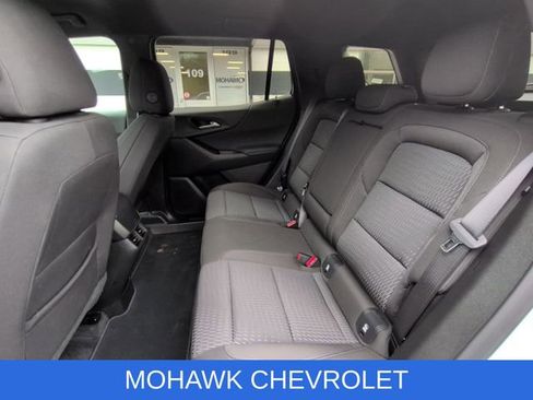Used 2025 Chevrolet Equinox LT AWD/4WD image 19