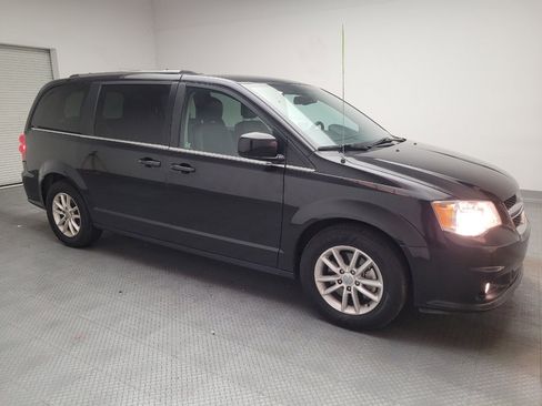 Used 2018 Dodge Grand Caravan SXT FWD image 11