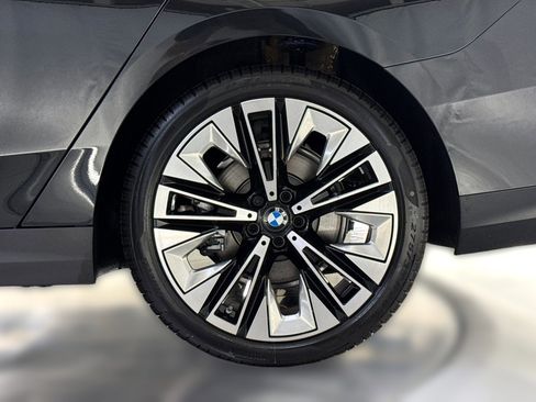 New 2026 BMW 530i w/ Premium Package image 11