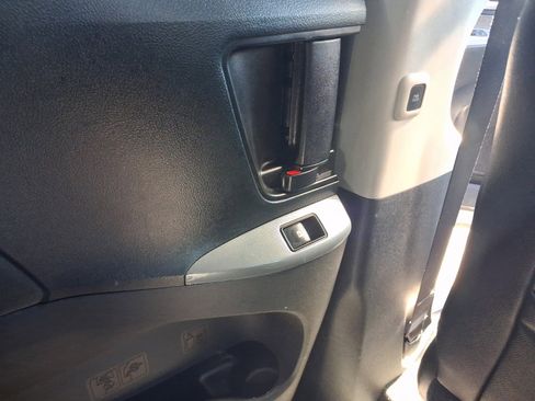 Used 2019 Toyota Sienna SE FWD image 19