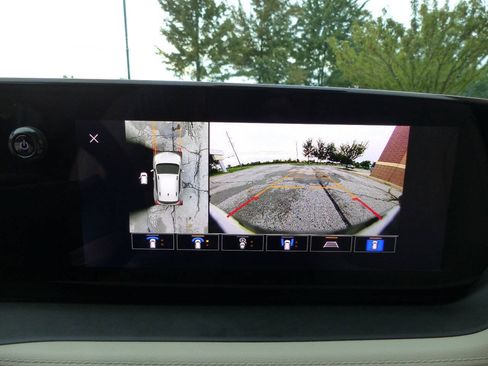 Used 2026 Buick Encore GX Avenir w/ Avenir Technology Package AWD/4WD image 33