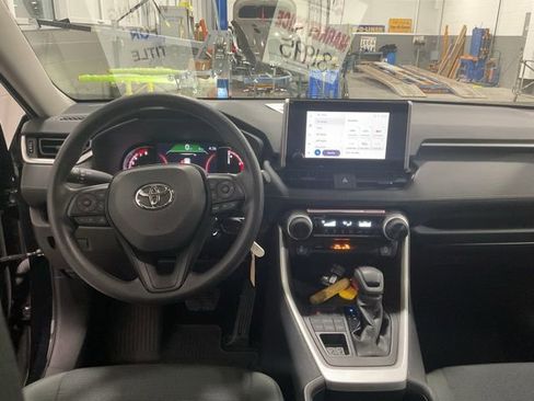 Used 2024 Toyota RAV4 LE image 12