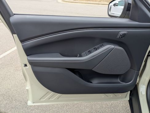 Certified 2025 Ford Mustang Mach-E Select w/ Comfort Package Lite image 16