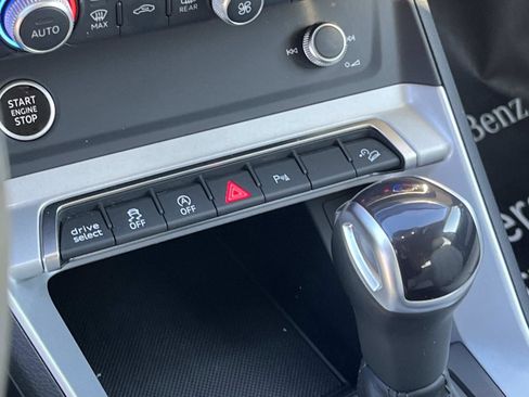 Used 2022 Audi Q3 2.0T Premium w/ Convenience Package image 27