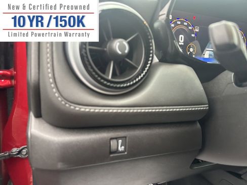 Used 2024 Chevrolet Colorado LT image 18