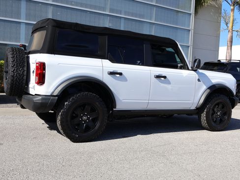 Used 2022 Ford Bronco Black Diamond image 8