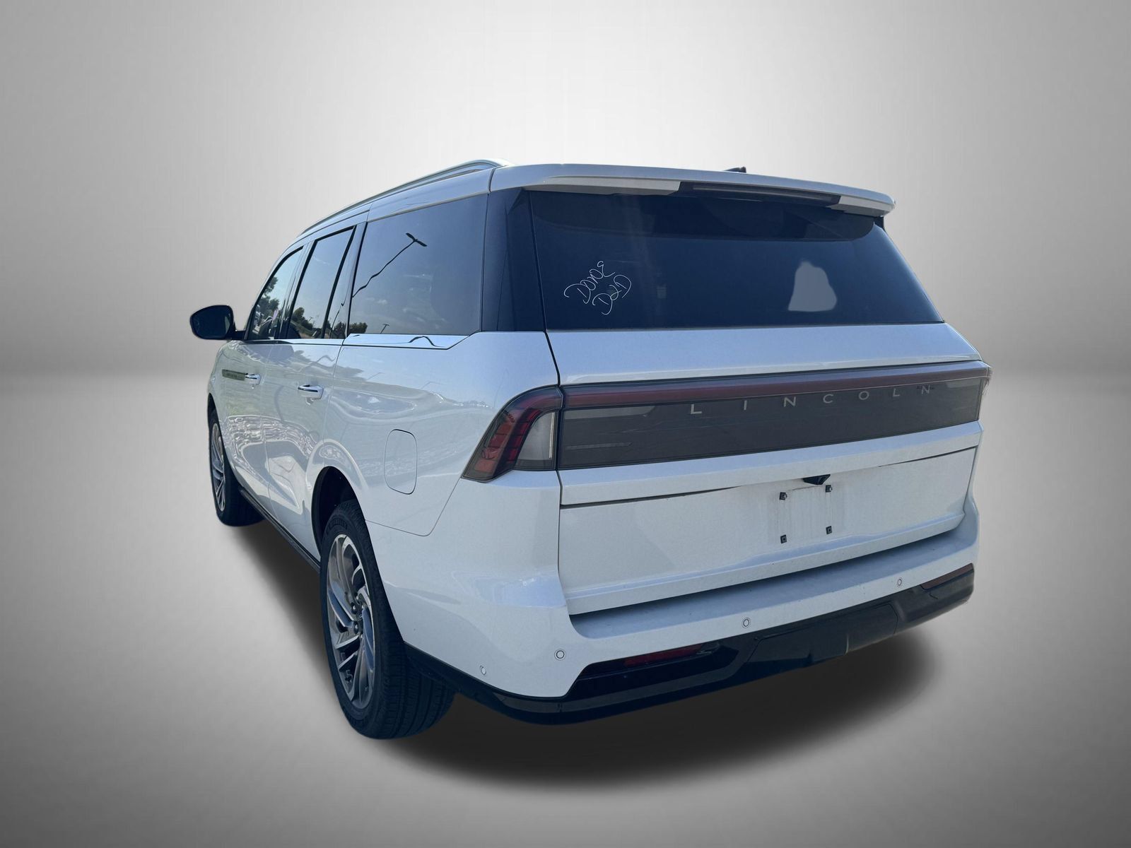 Used 2025 Lincoln Navigator Reserve AWD/4WD image 4