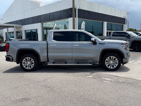 Used 2024 GMC Sierra 1500 Denali w/ Technology Package AWD/4WD image 3