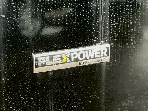 Used 2004 HUMMER H2 w/ Preferred Equipment Group image 12