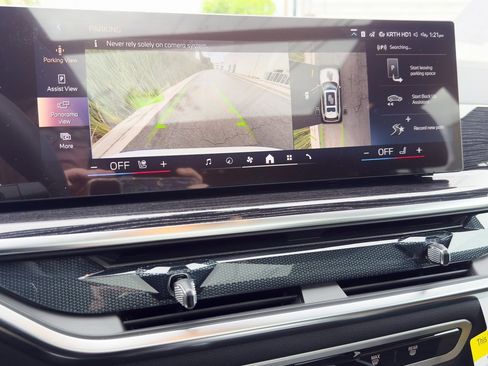 New 2026 BMW X7 xDrive40i w/ M Sport Package image 13