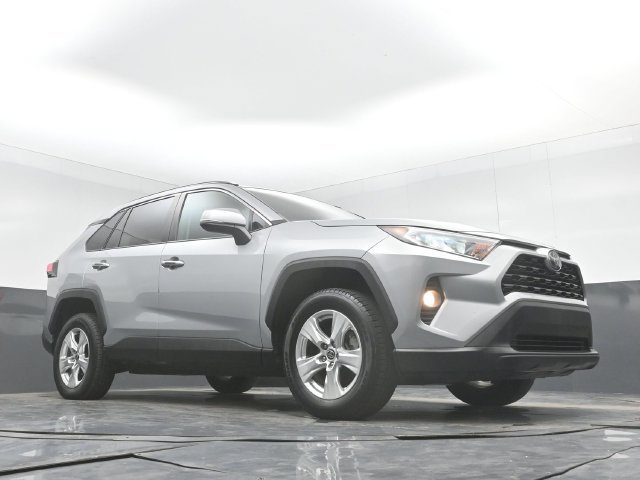 Used 2021 Toyota RAV4 XLE w/ Convenience Package FWD image 44