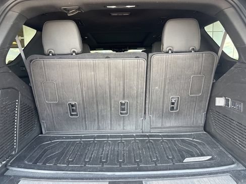 Used 2024 GMC Yukon AT4 w/ AT4 Premium Package AWD/4WD image 19