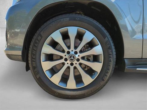 Used 2019 Mercedes-Benz GLS 450 4MATIC image 25