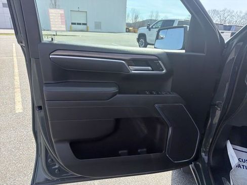 Used 2025 Chevrolet Silverado 1500 LT AWD/4WD image 23