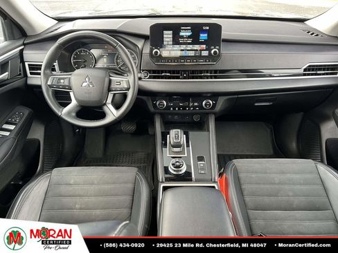 Used 2024 Mitsubishi Outlander FWD image 13