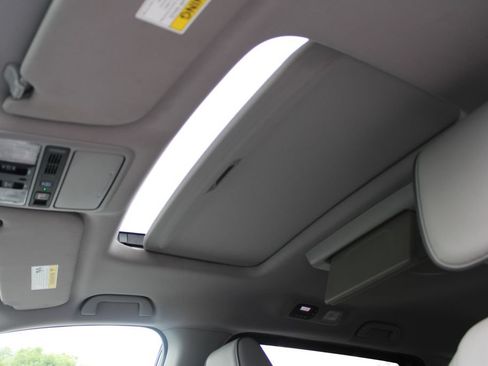 Used 2023 Honda Odyssey Elite image 35