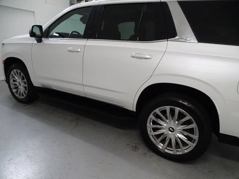 Certified 2022 Cadillac Escalade Premium Luxury AWD/4WD image 21