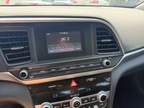 Used 2020 Hyundai Elantra SE w/ Cargo Package (C1) FWD image 13