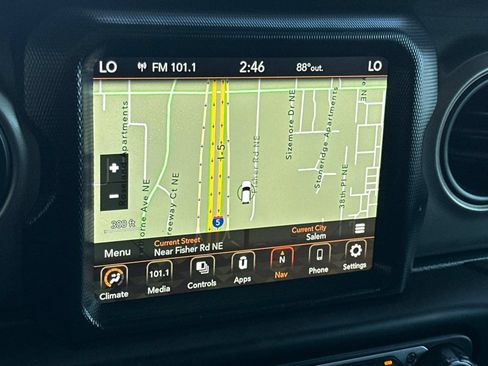 Used 2023 Jeep Gladiator Sport AWD/4WD image 18