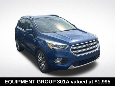 Used 2017 Ford Escape Titanium w/ Equipment Group 301A FWD image 3