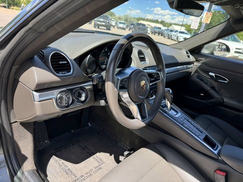 Used 2022 Porsche 718 Cayman w/ Premium Package RWD image 20