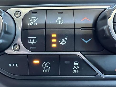 Used 2023 Jeep Wrangler Willys image 33