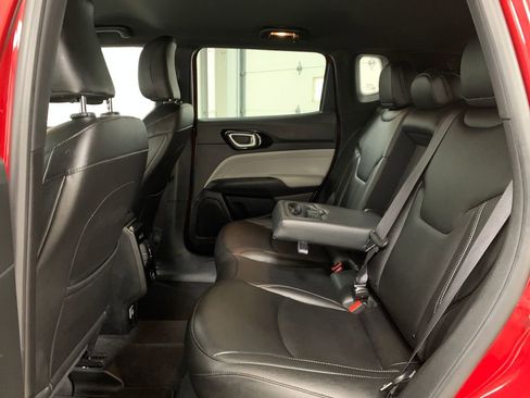 Used 2025 Jeep Compass Limited AWD/4WD image 17