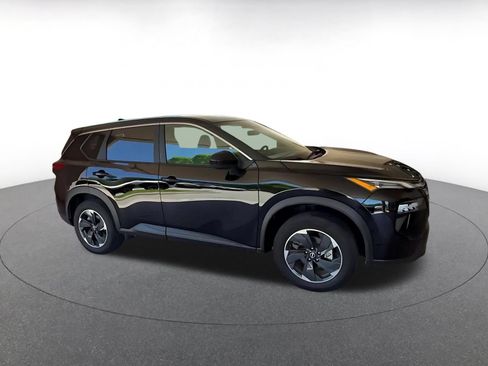 Used 2025 Nissan Rogue SV FWD image 2